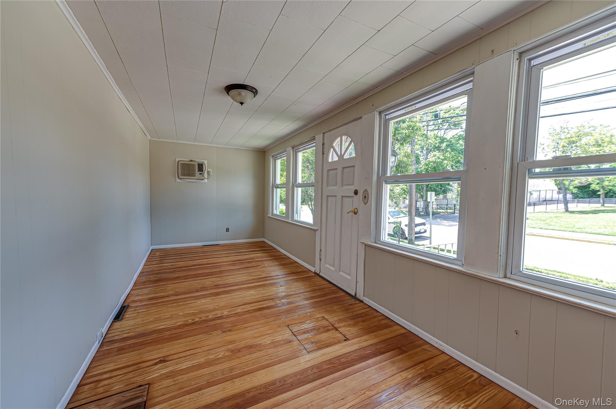 129 Bay Avenue Property Photo 3