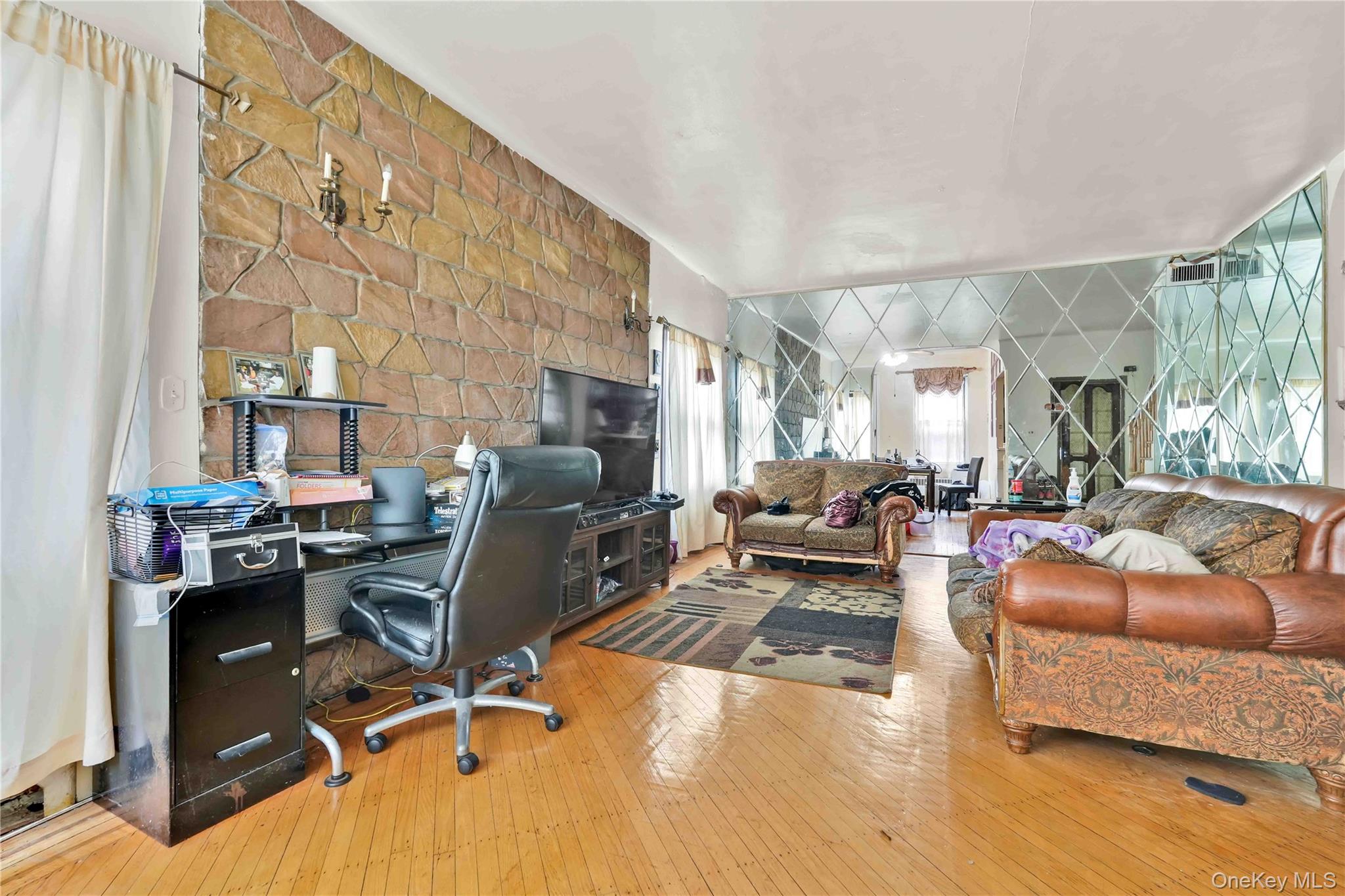 224 E 55th Street Property Photo 4