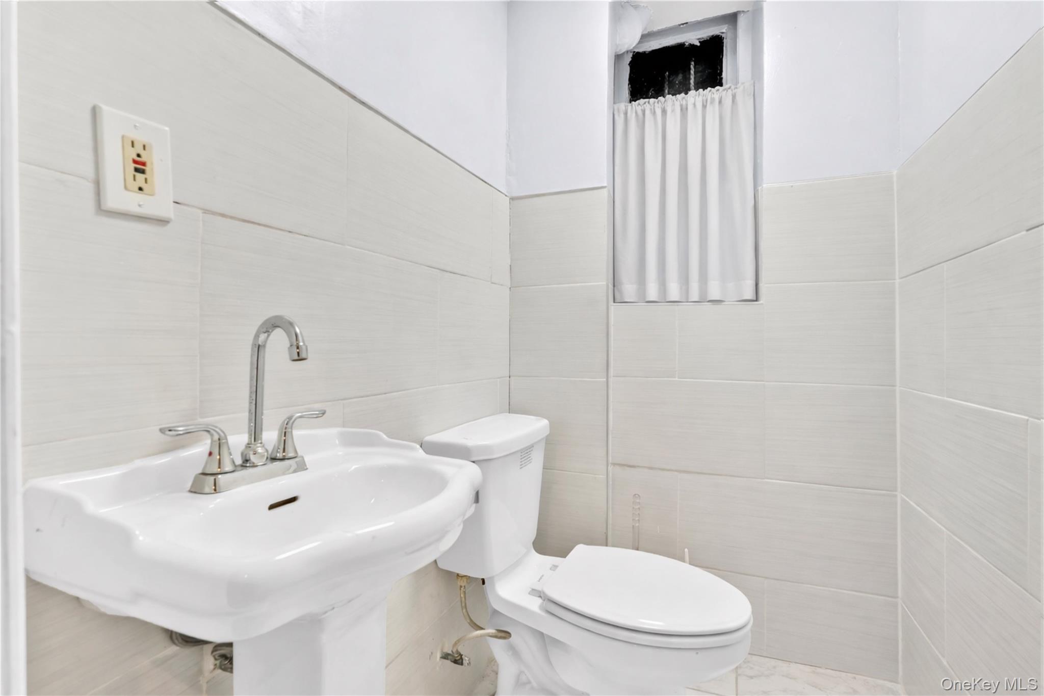 224 E 55th Street Property Photo 13