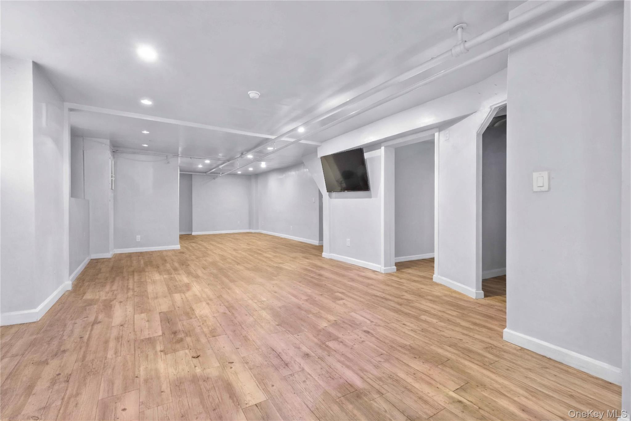 224 E 55th Street Property Photo 24