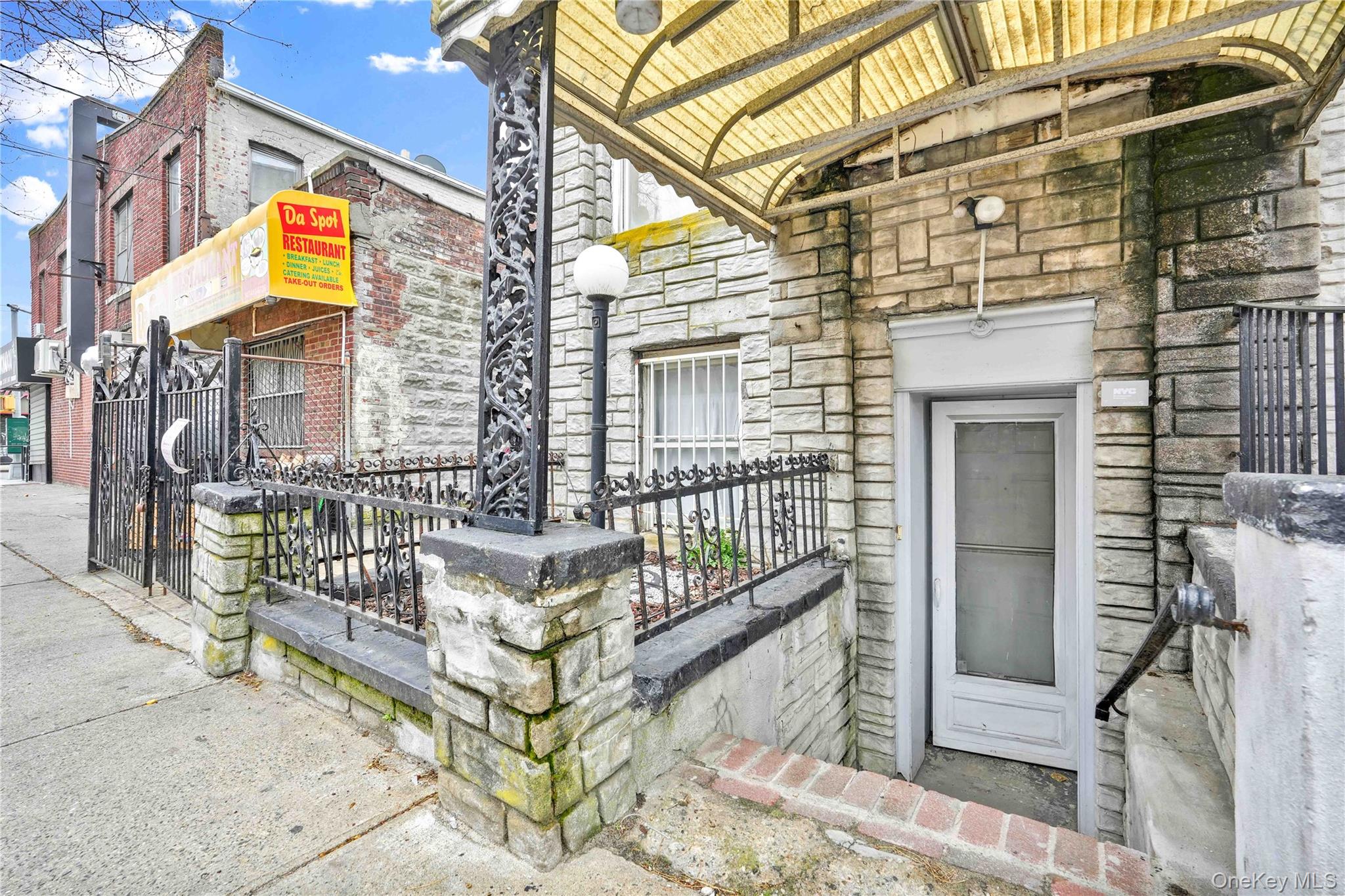 224 E 55th Street Property Photo 28