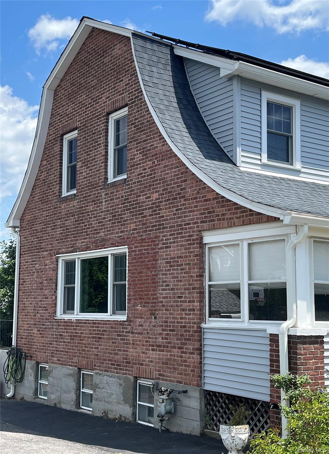 10 Vine Street Property Photo 2