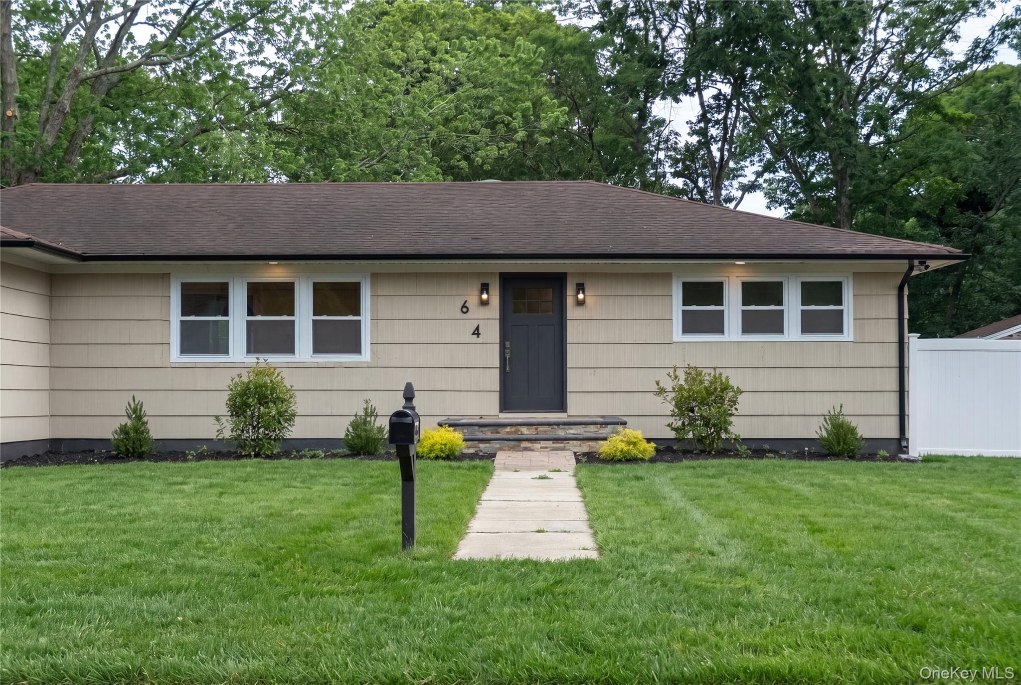64 Lincoln Avenue Property Photo 2