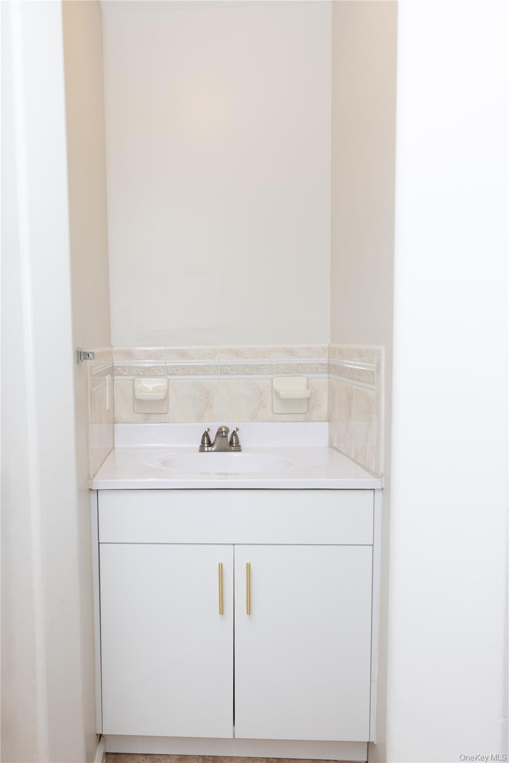 4 Rita Avenue B Property Photo 15