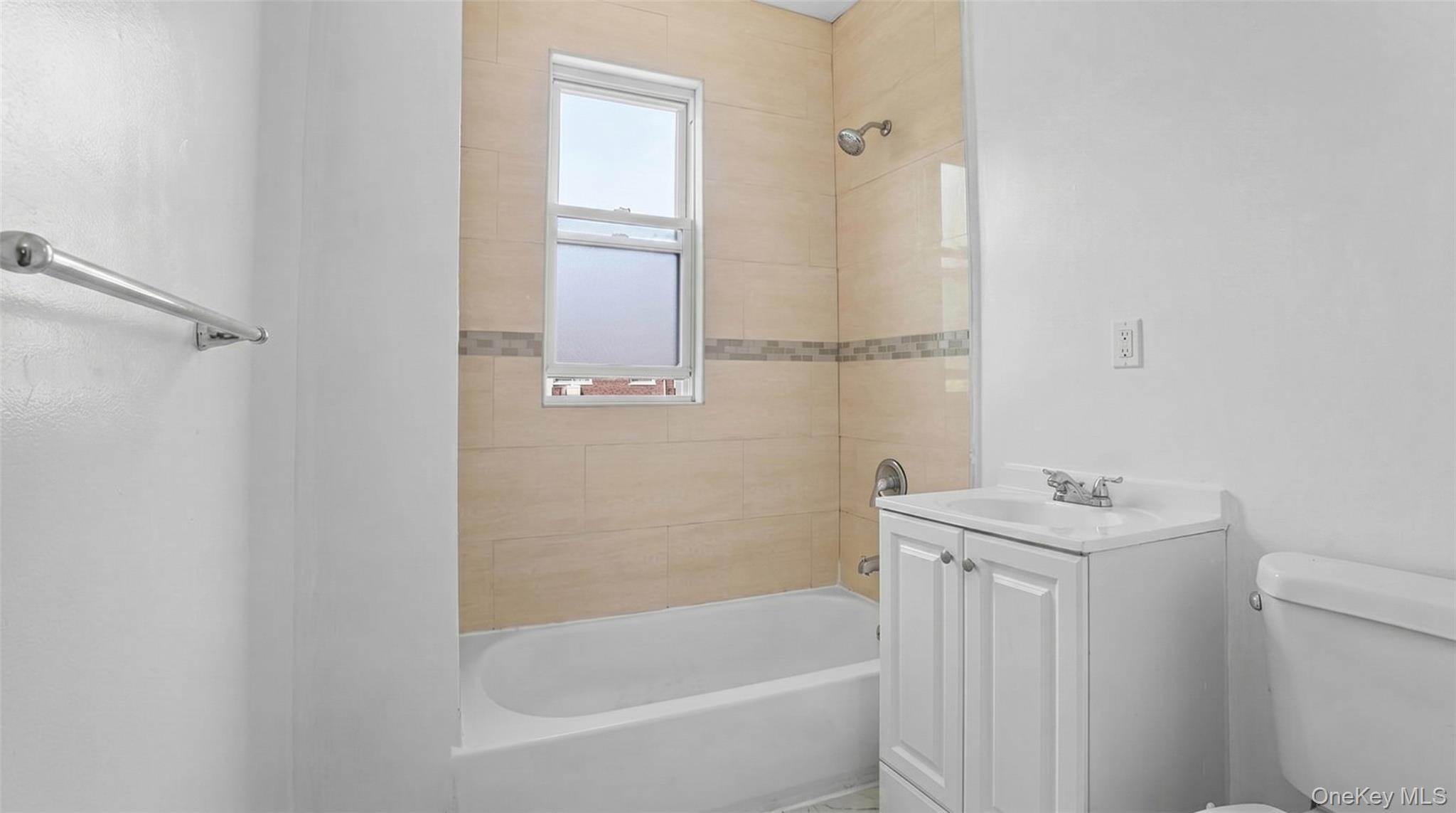 937 E 225th Street Property Photo 18