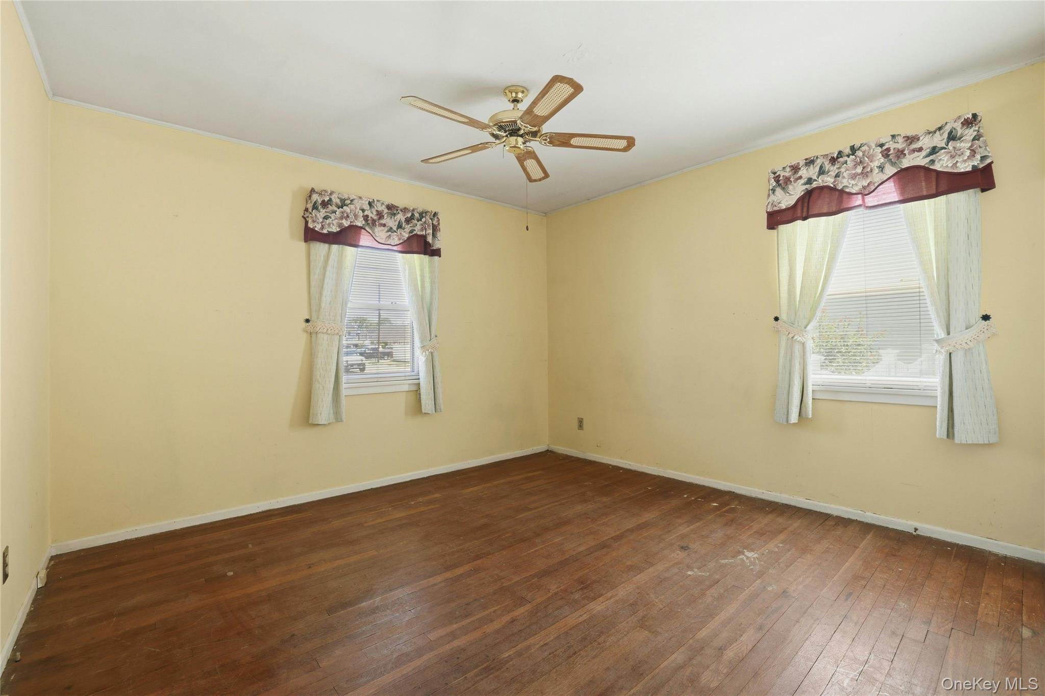 1090 South Drive Property Photo 12