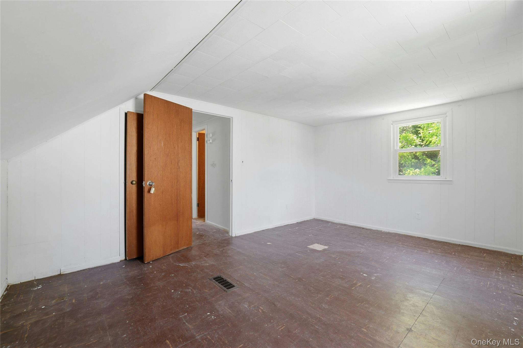 1090 South Drive Property Photo 17