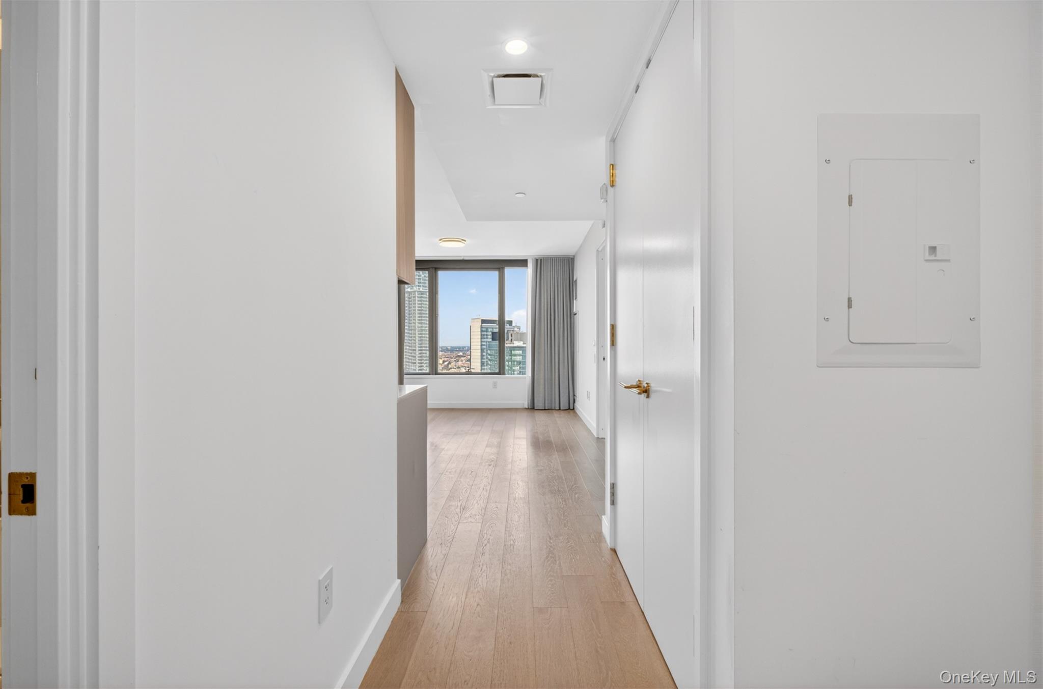 3 Court Square 5005 Property Photo 4