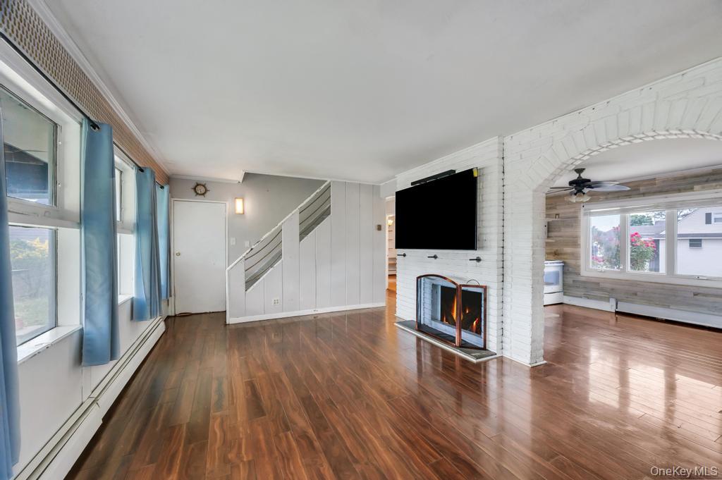 11 Wagon Lane Property Photo 4