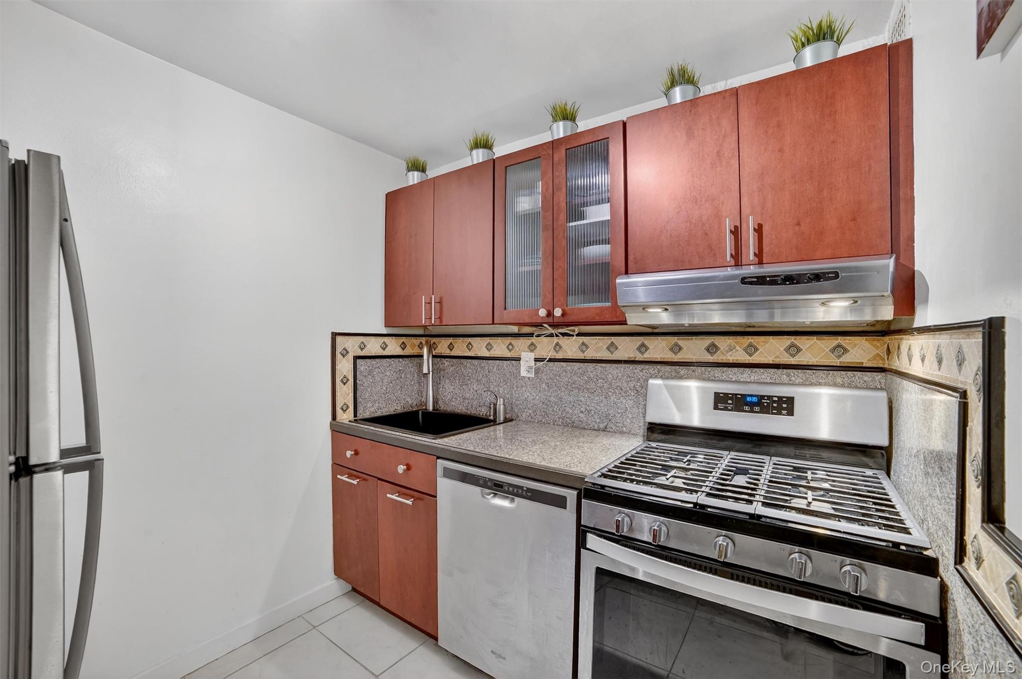 377 Westchester Avenue 1n Property Photo 9