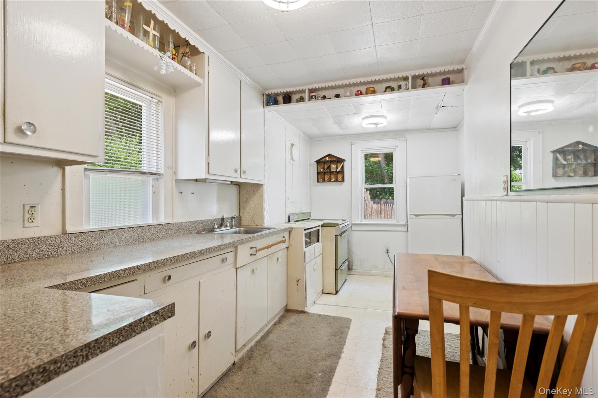 60 Kenneth Avenue Property Photo 6
