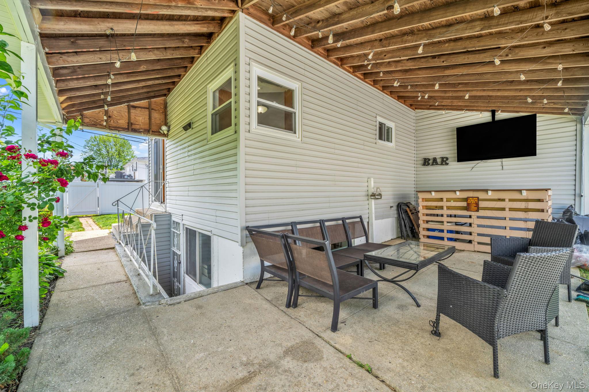 9 Nassau Avenue Property Photo 30
