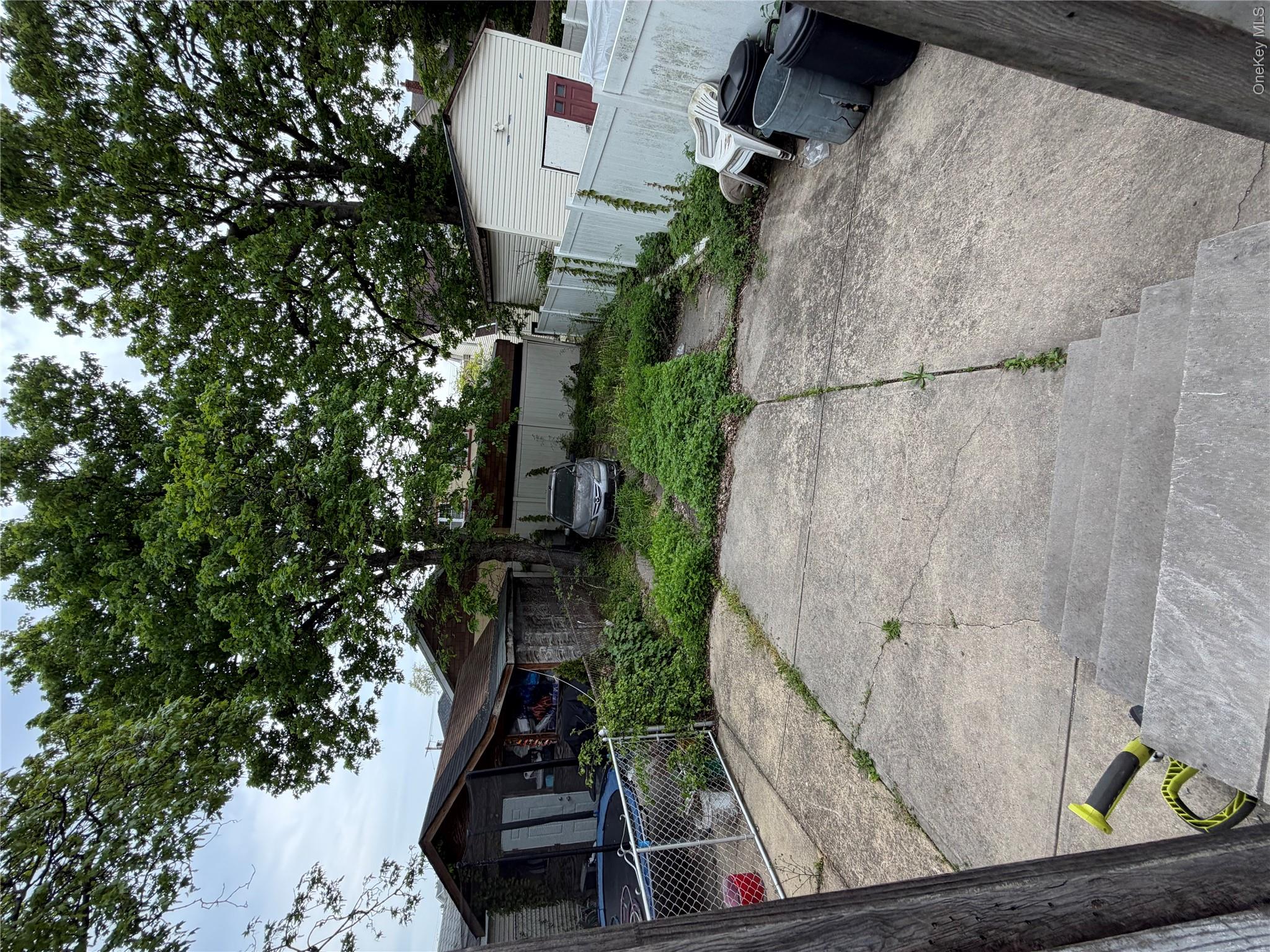 11129 147th Street Property Photo 2