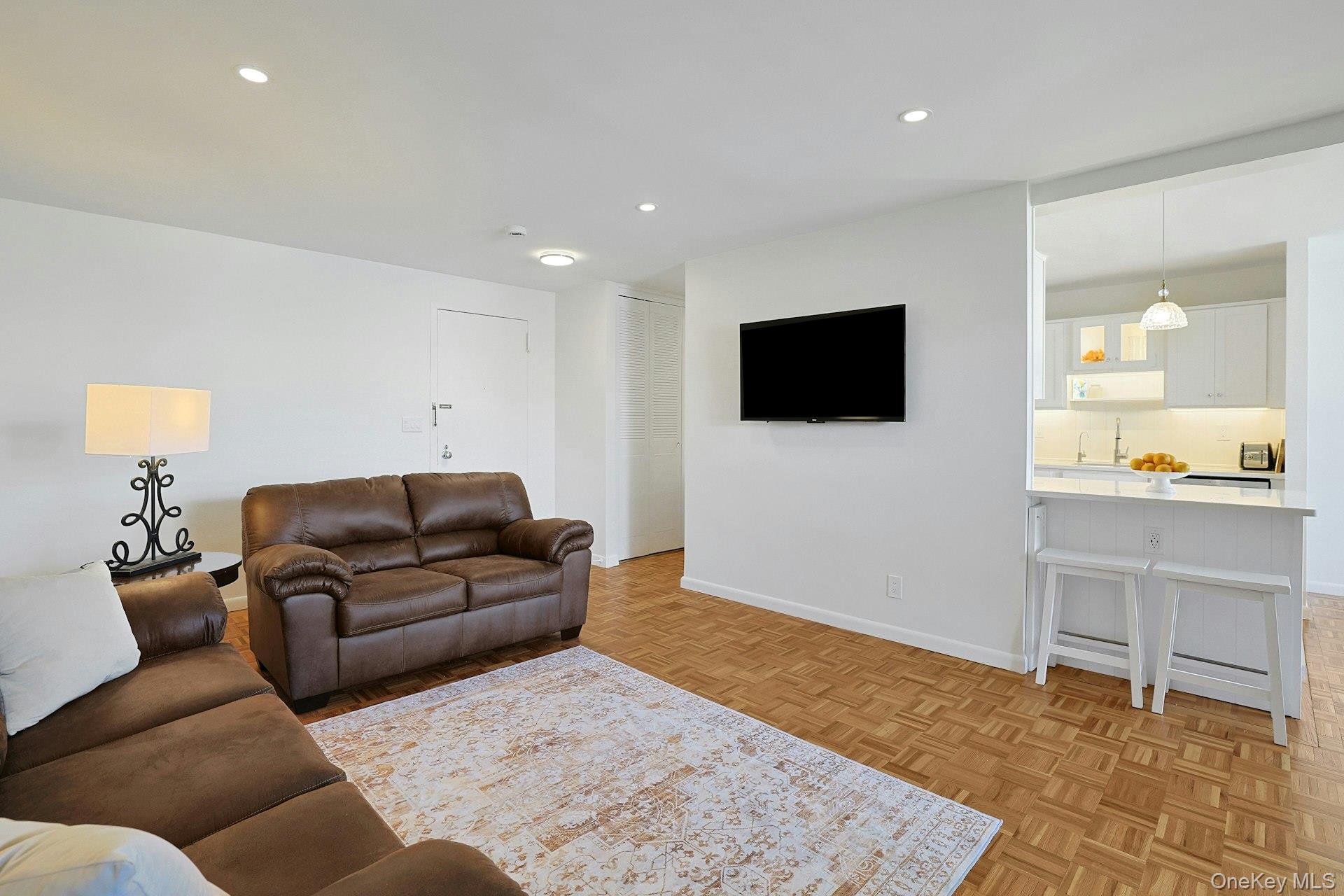 12 Old Mamaroneck Road 7f Property Photo 5