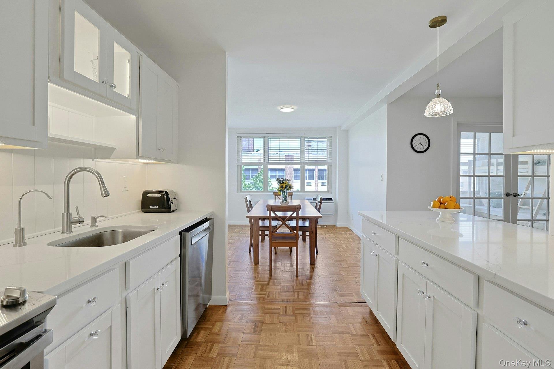 12 Old Mamaroneck Road 7f Property Photo 11