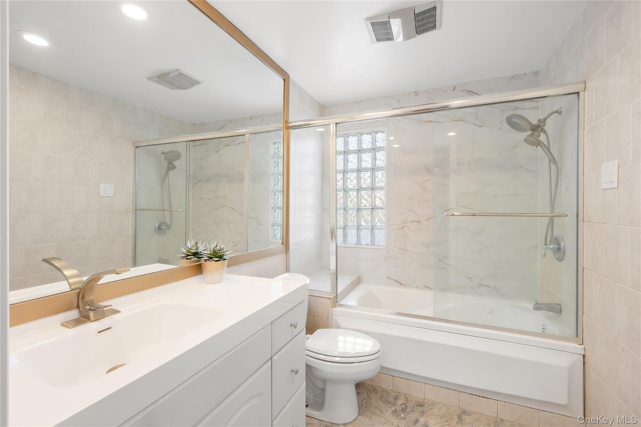 467 Hempstead Avenue Property Photo 22