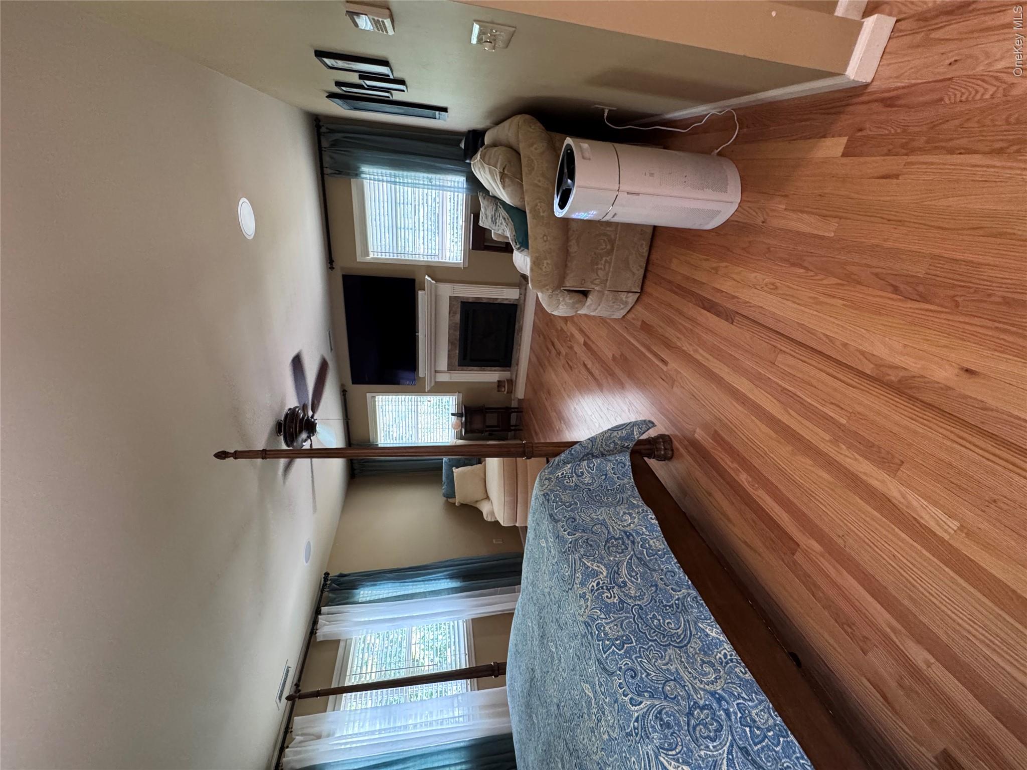 9 Mystic Glen Place Property Photo 12