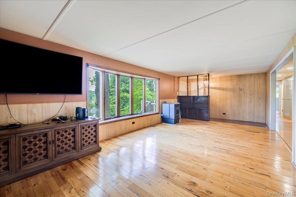 99 Moore Street Property Photo 11