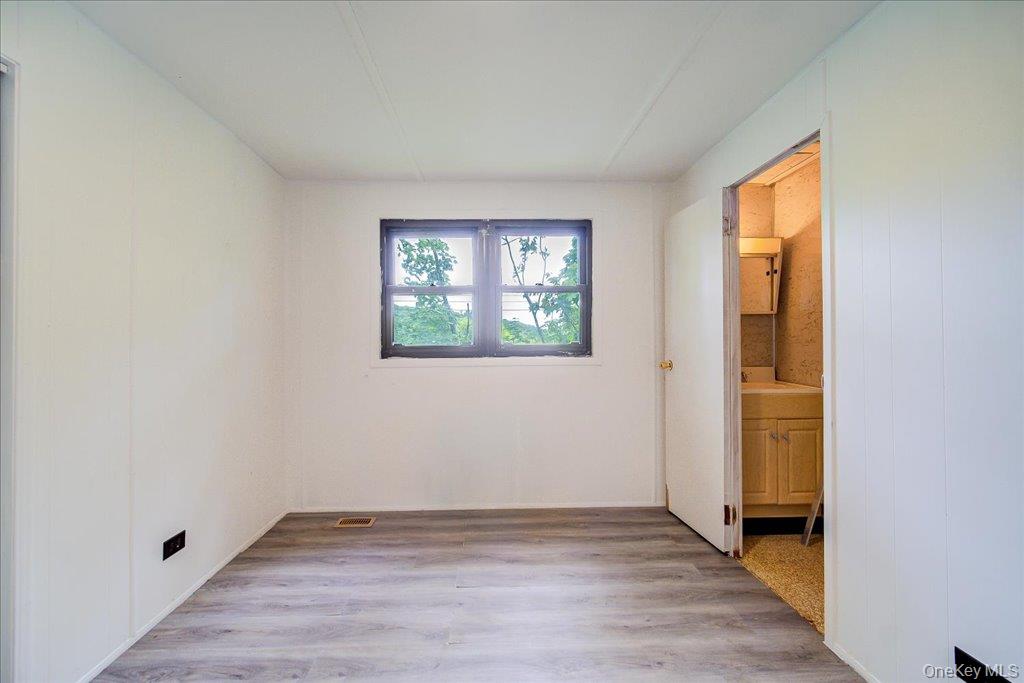 99 Moore Street Property Photo 33