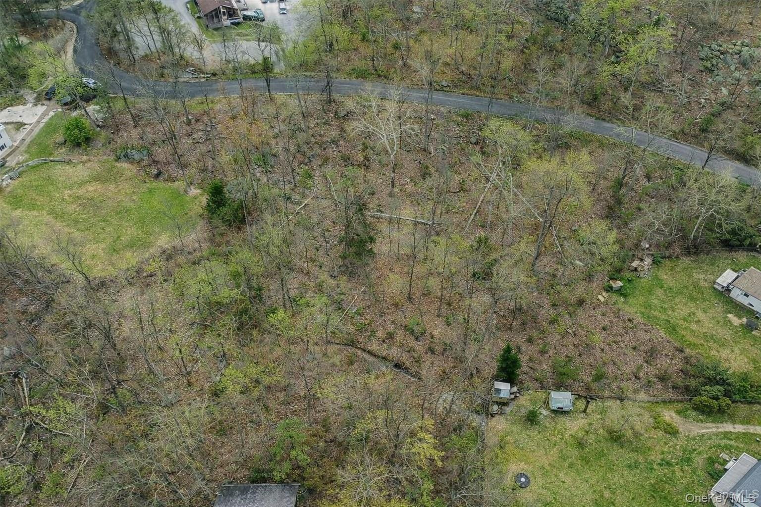 32 Winston Lane Property Photo 4
