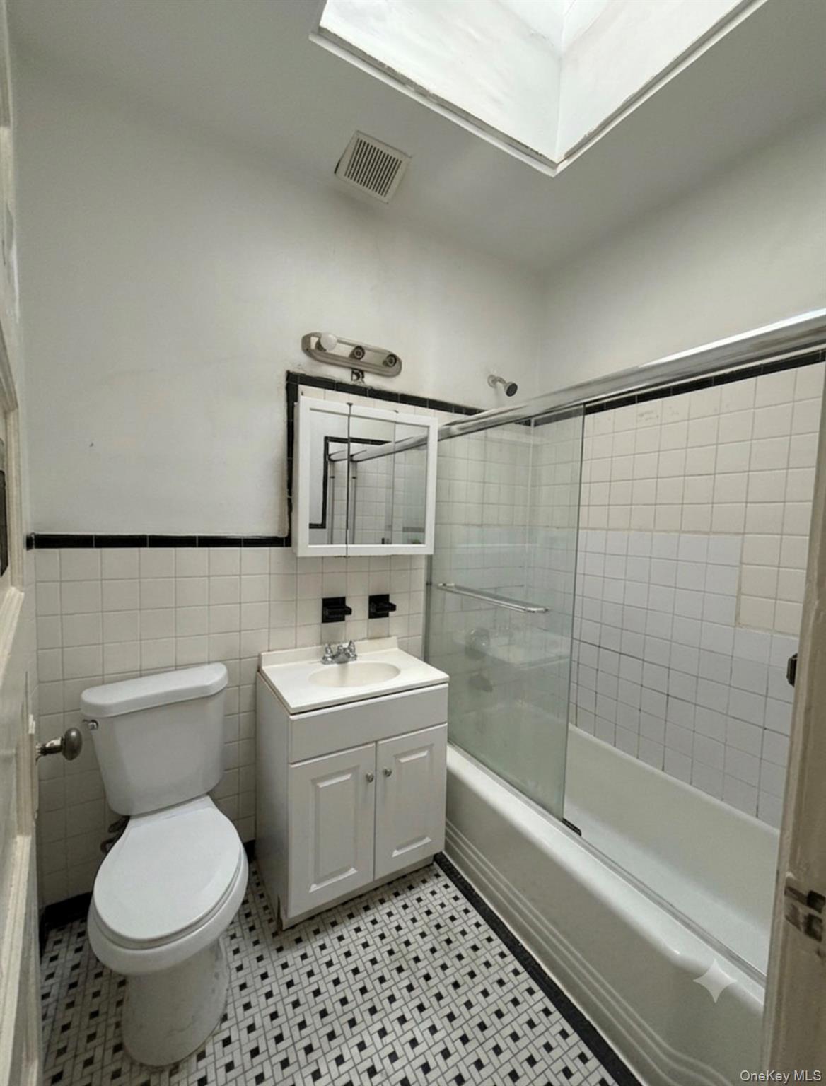 234 Dahill Road Property Photo 7