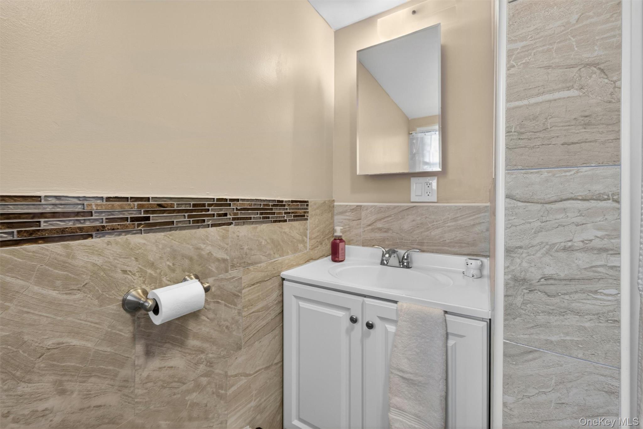 18 Helms Hill Road Property Photo 32