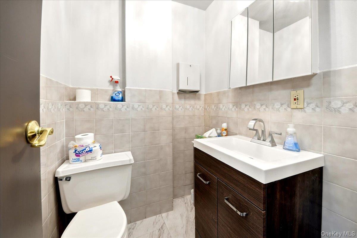 1020 Mclean Avenue Property Photo 8