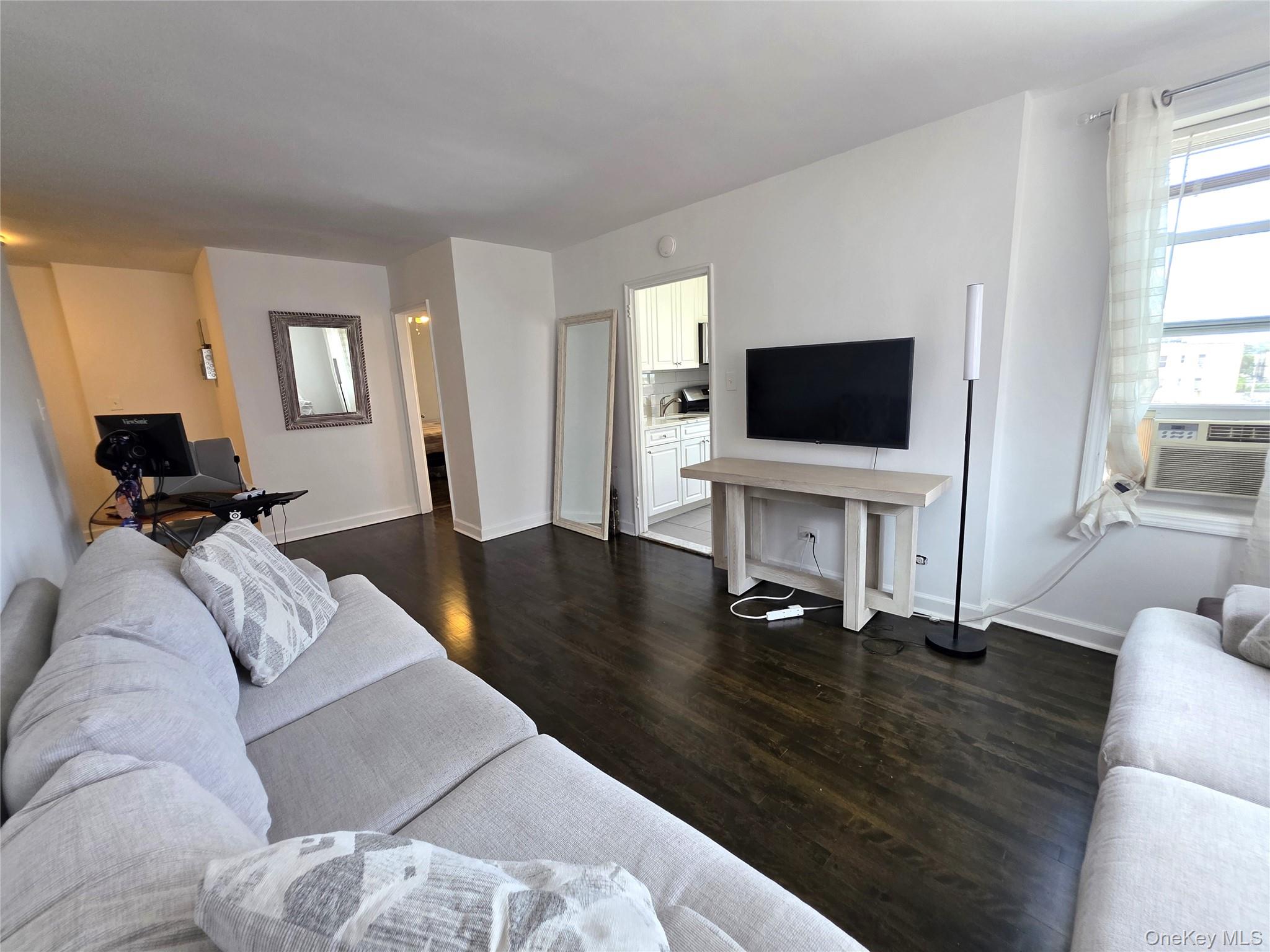 33-15 81st Street 5d Property Photo 2