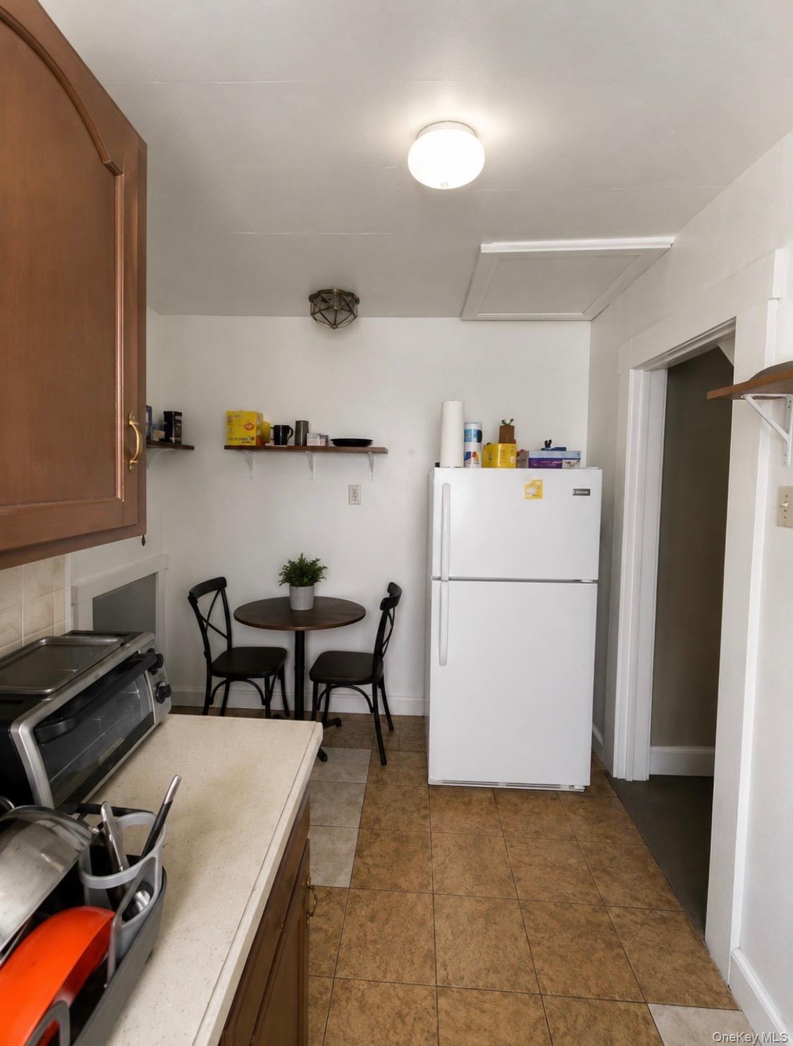 7 Sweezy Avenue Property Photo 6