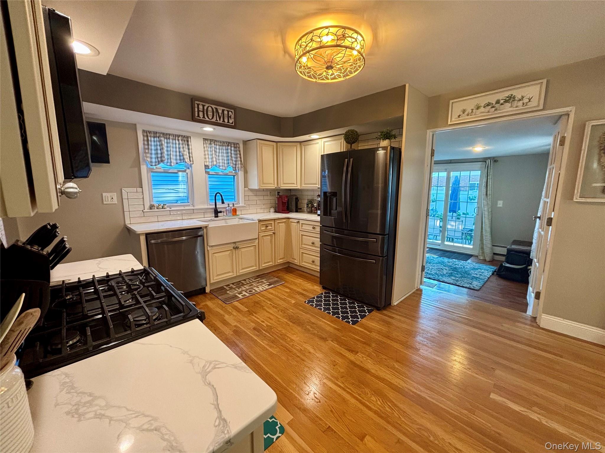 304 Lido Parkway Property Photo 10