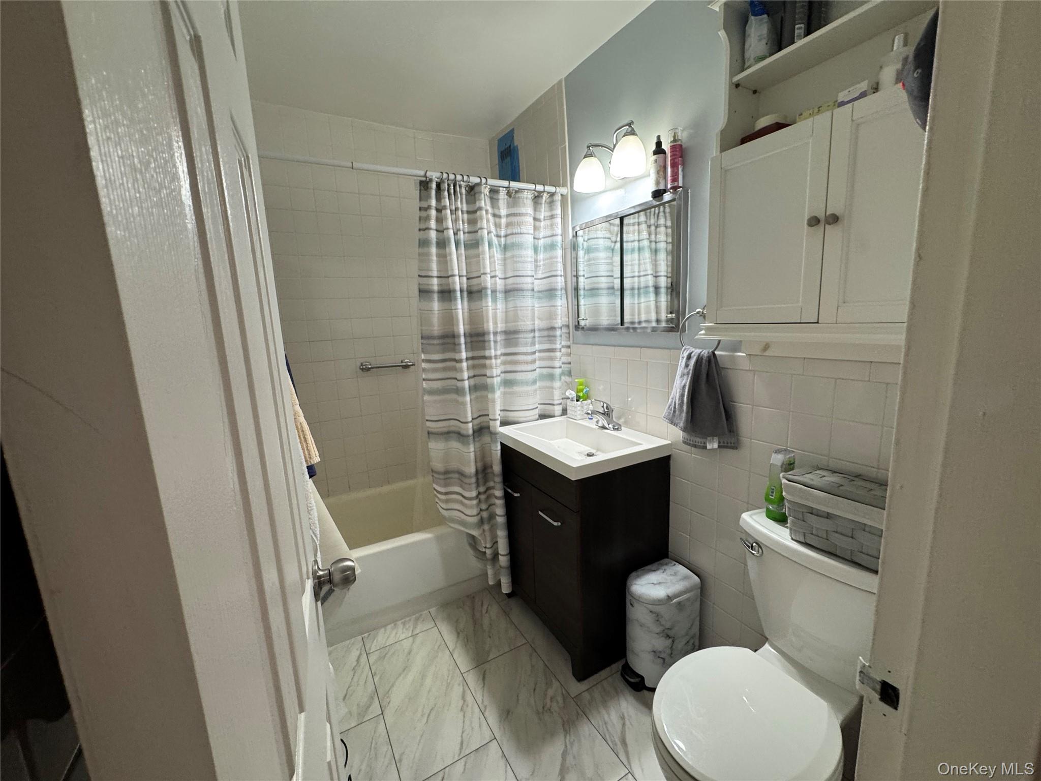 370 Westchester Avenue 4a Property Photo 11