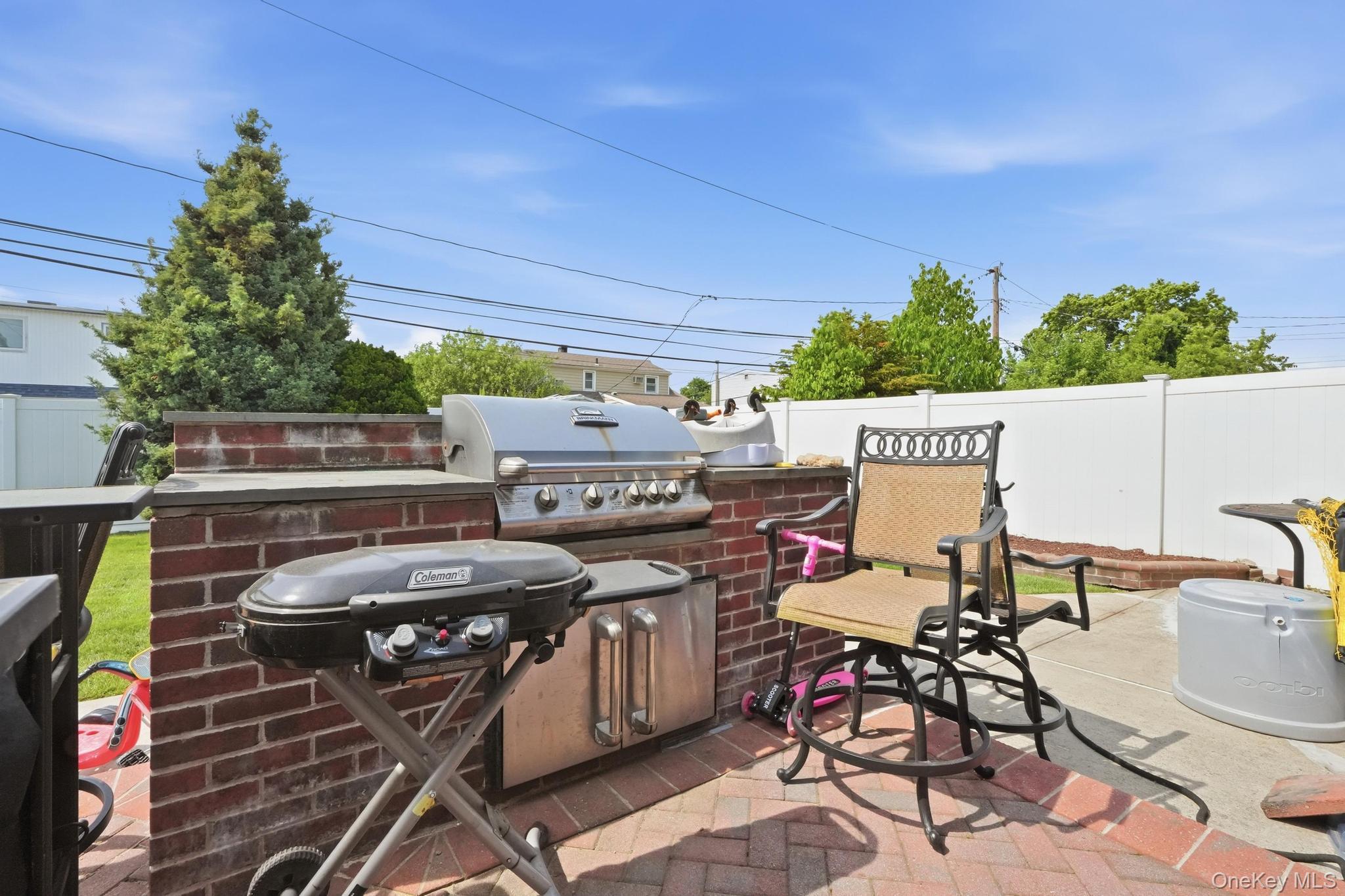 2151 Stewart Avenue Property Photo 23