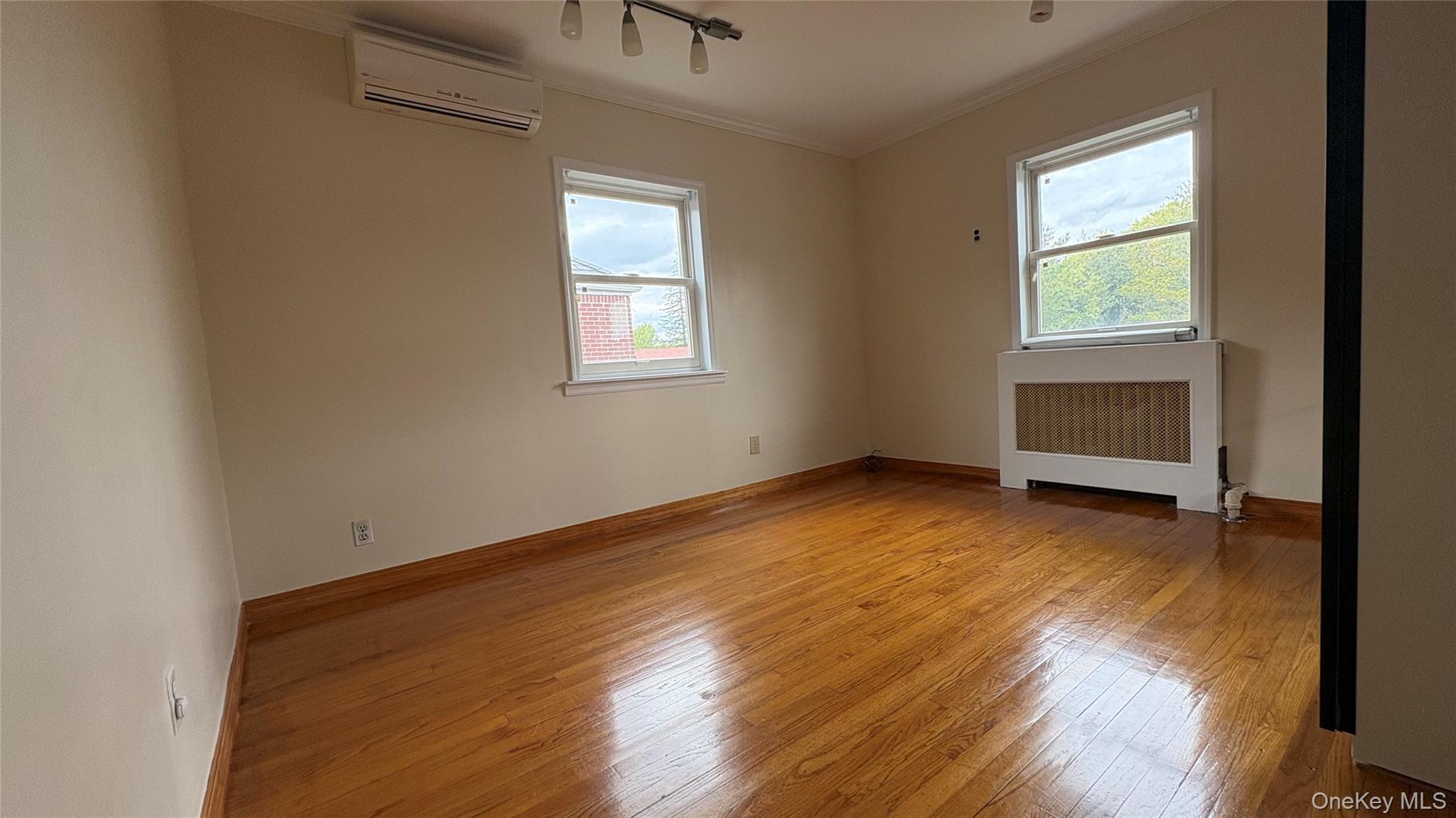 6240 Cromwell Crescent Property Photo 9