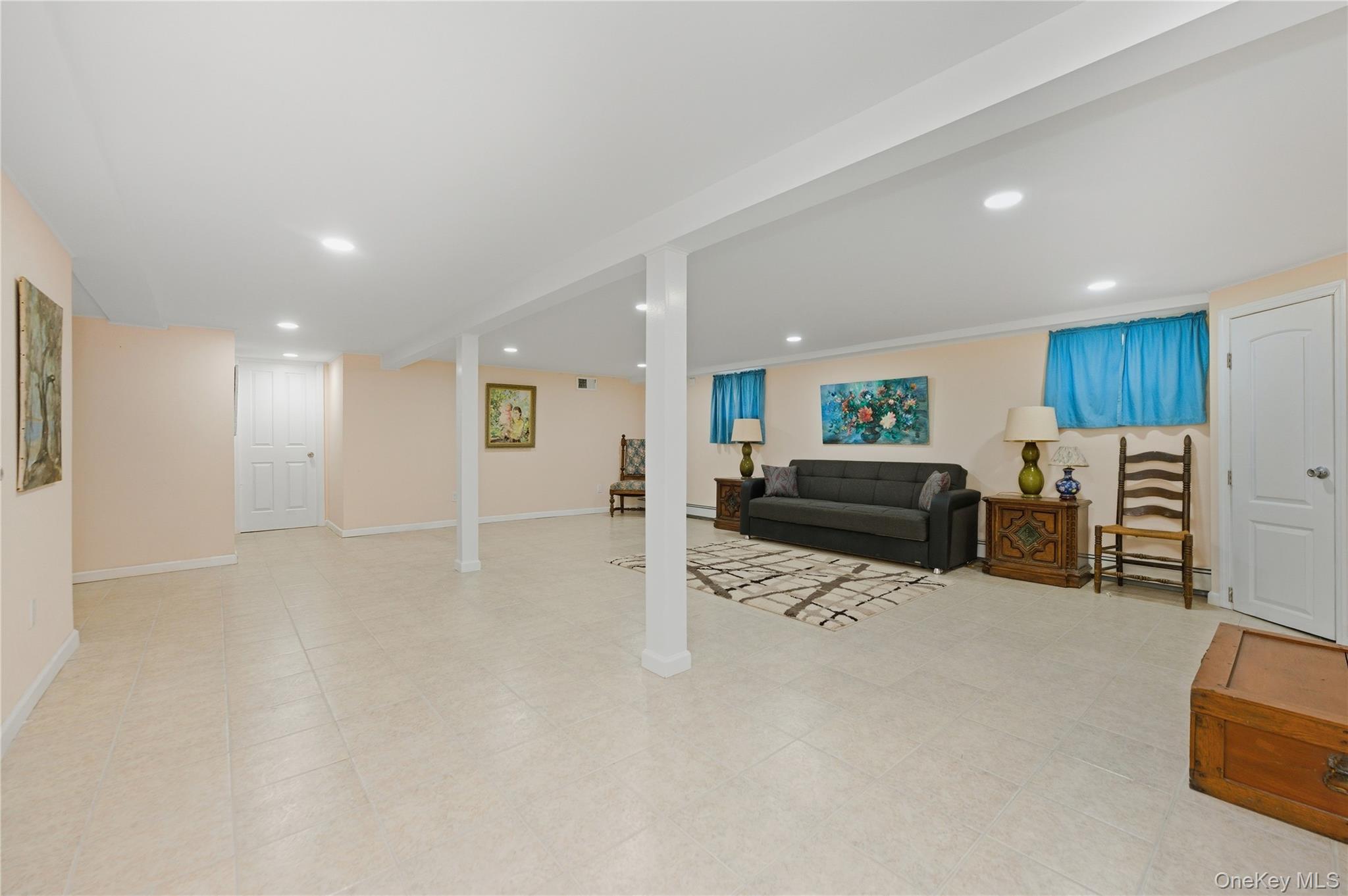 3292 Murdock Avenue Property Photo 1