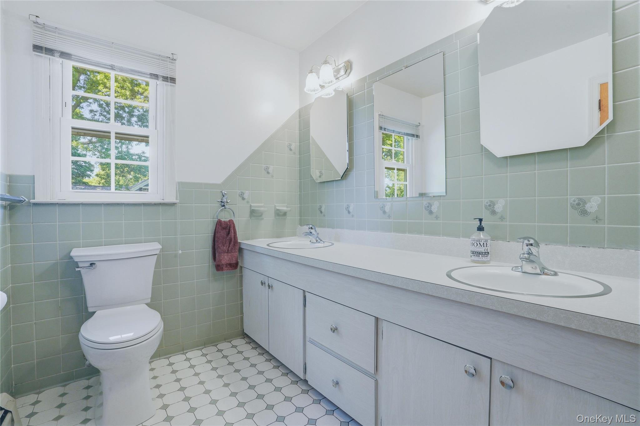 10 Sharon Court Property Photo 20