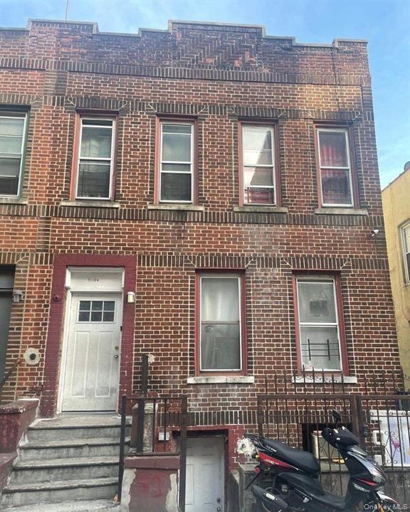 1094 Longfellow Avenue Property Photo 1