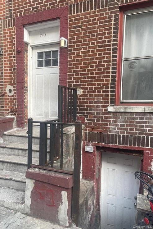 1094 Longfellow Avenue Property Photo 2
