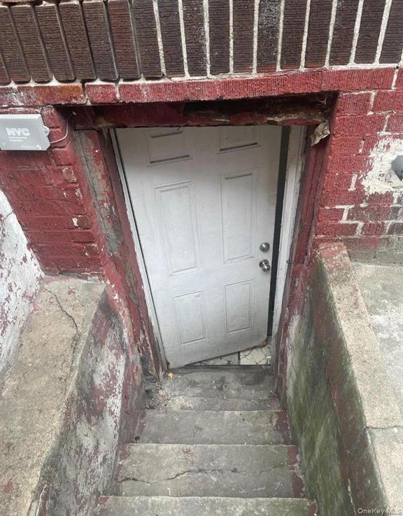 1094 Longfellow Avenue Property Photo 3