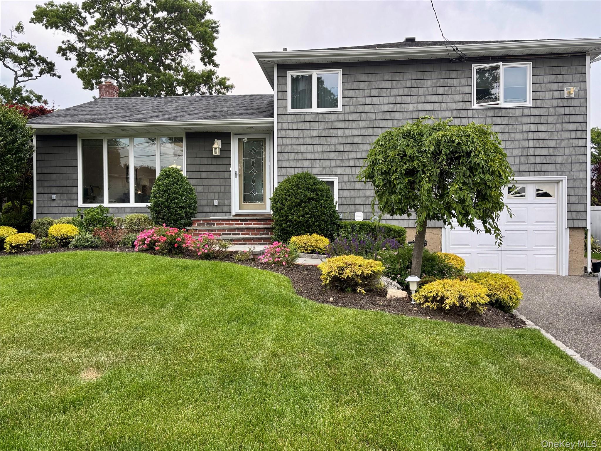 106 Roy Street Property Photo 1