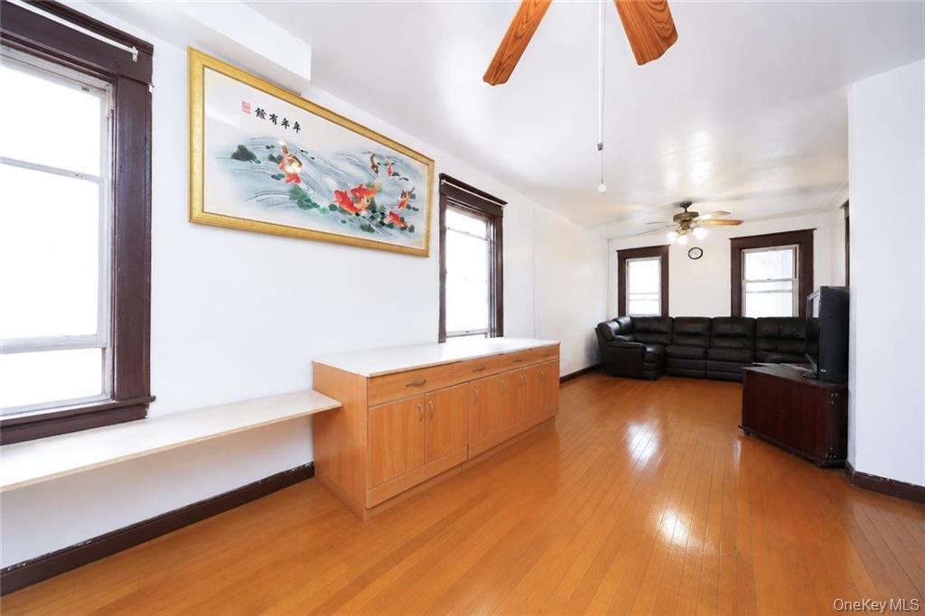 193 Forbell Street Property Photo 7