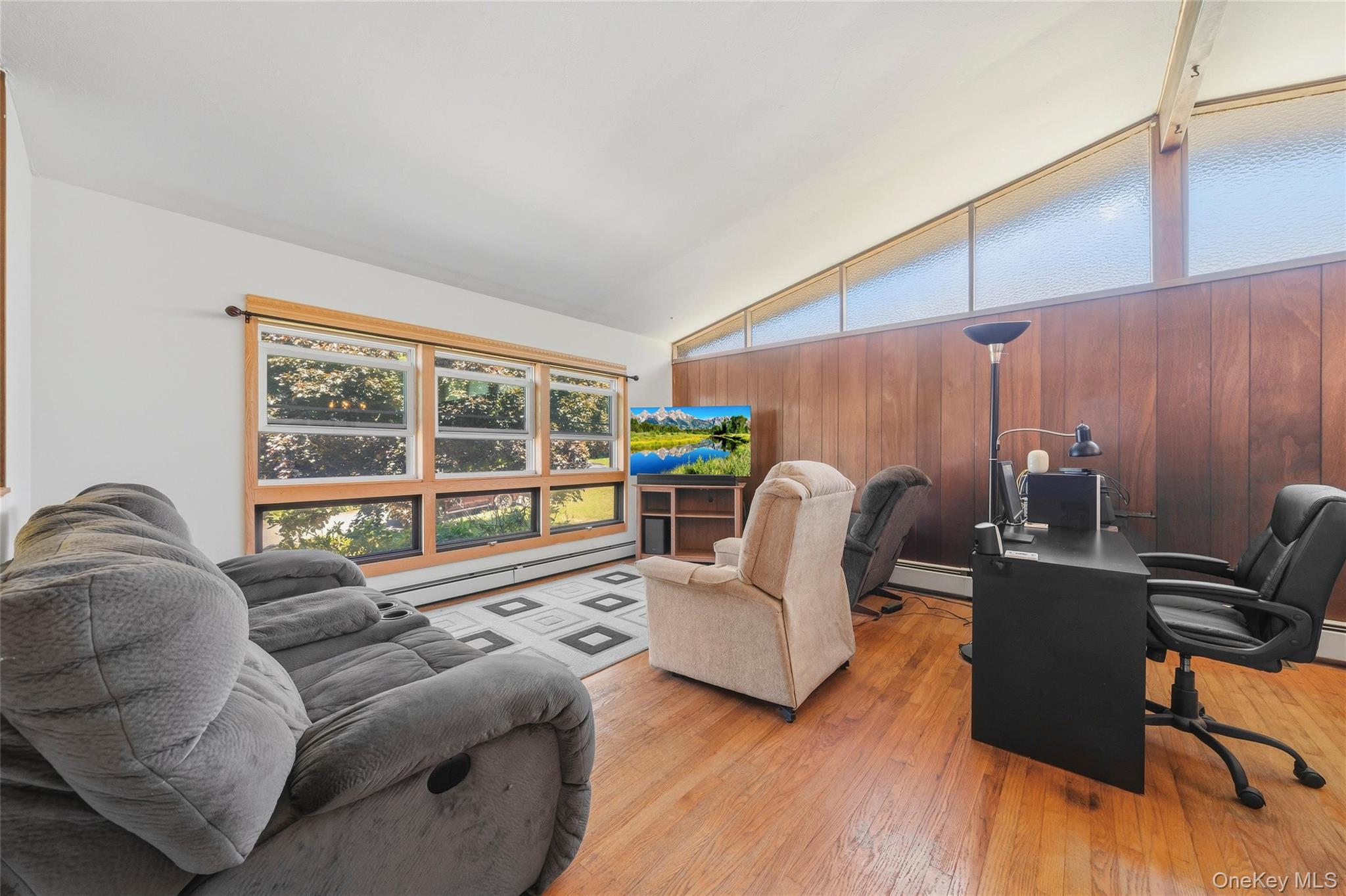 24 Dennis Drive Property Photo 4