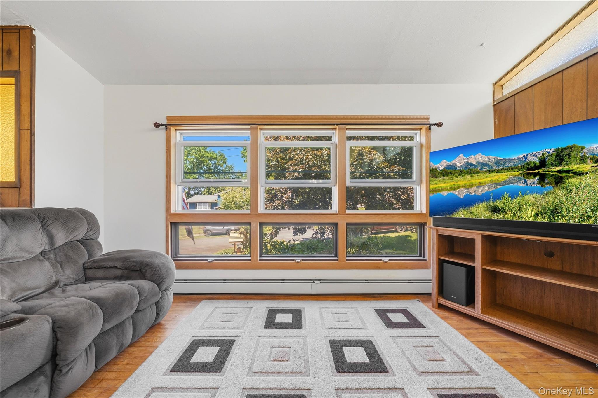 24 Dennis Drive Property Photo 6