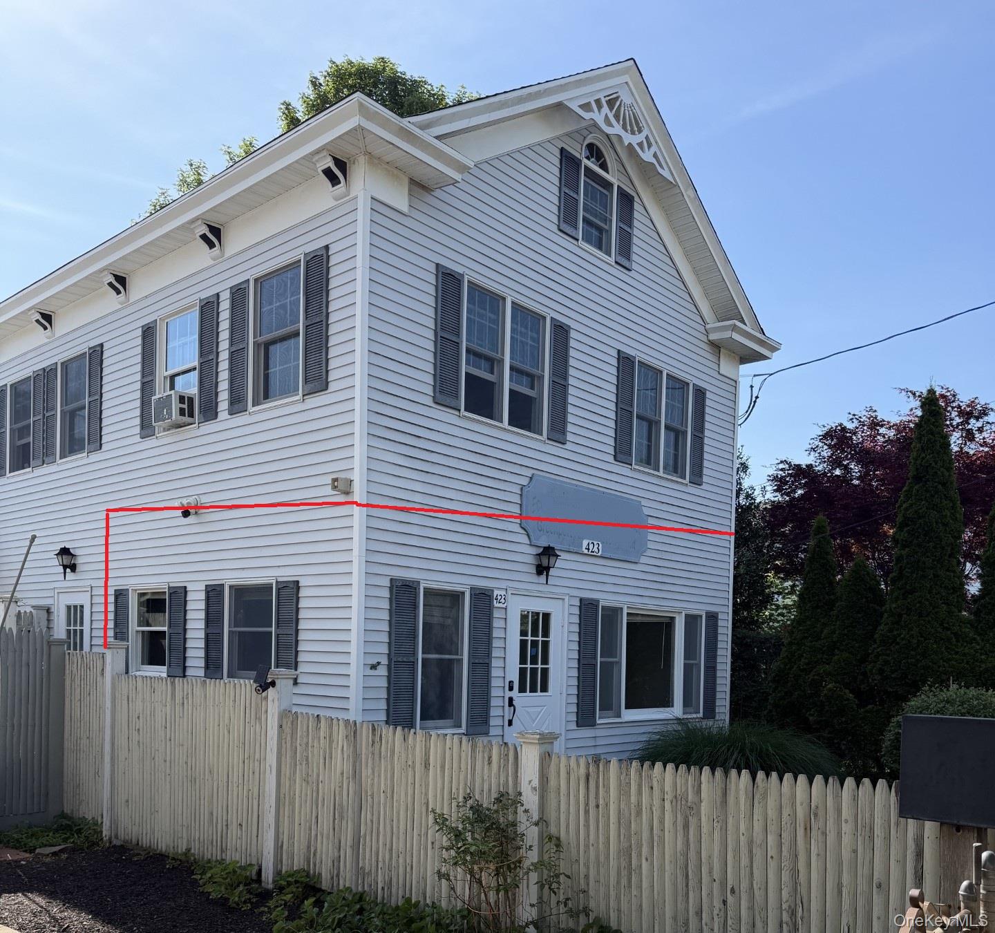 423 1st Street Property Photo 2