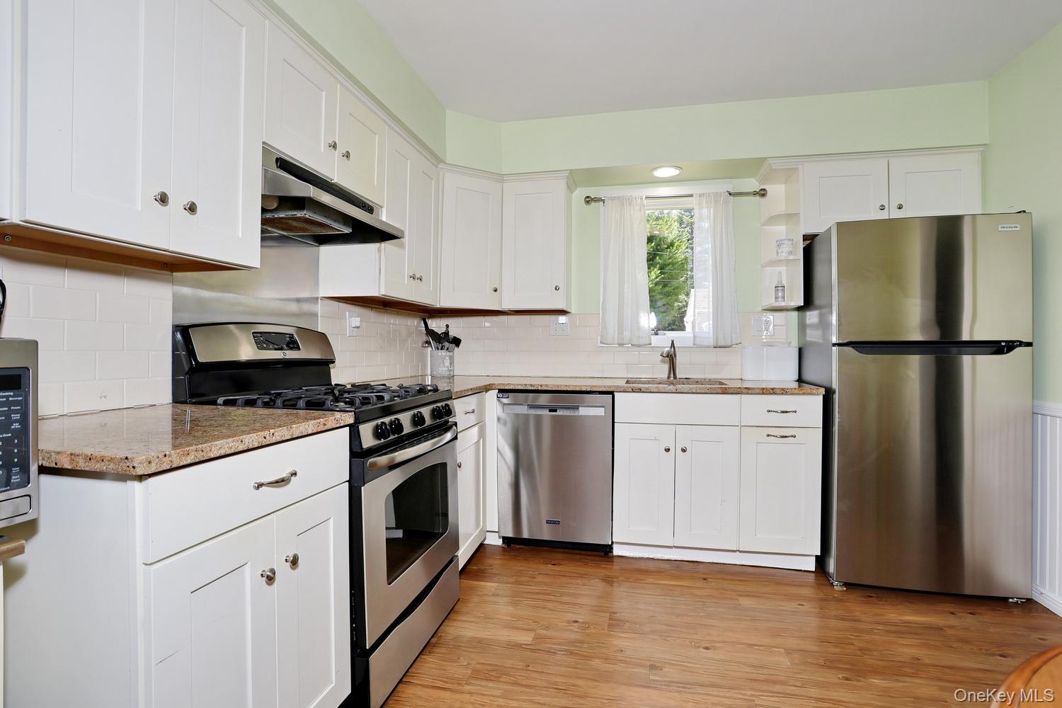 25 Amory Avenue Property Photo 7