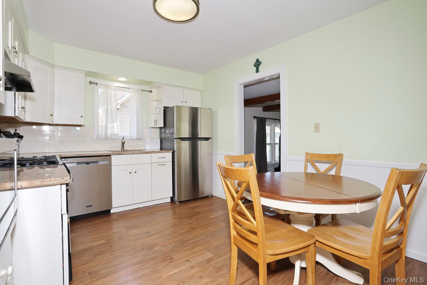 25 Amory Avenue Property Photo 8
