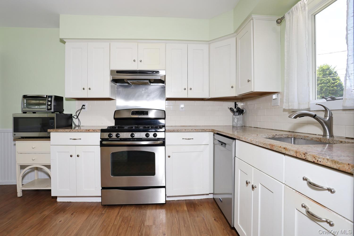 25 Amory Avenue Property Photo 9