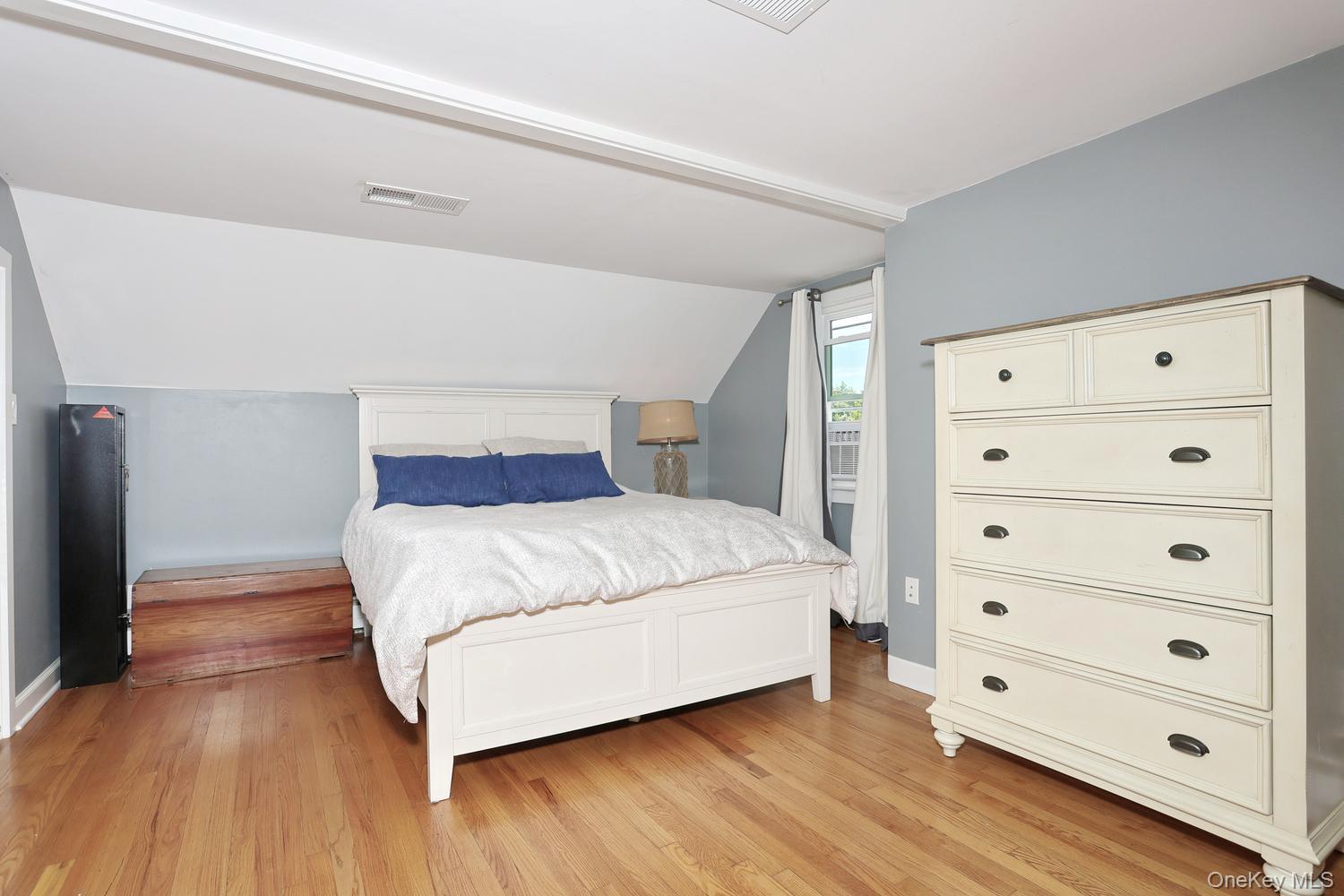 25 Amory Avenue Property Photo 17