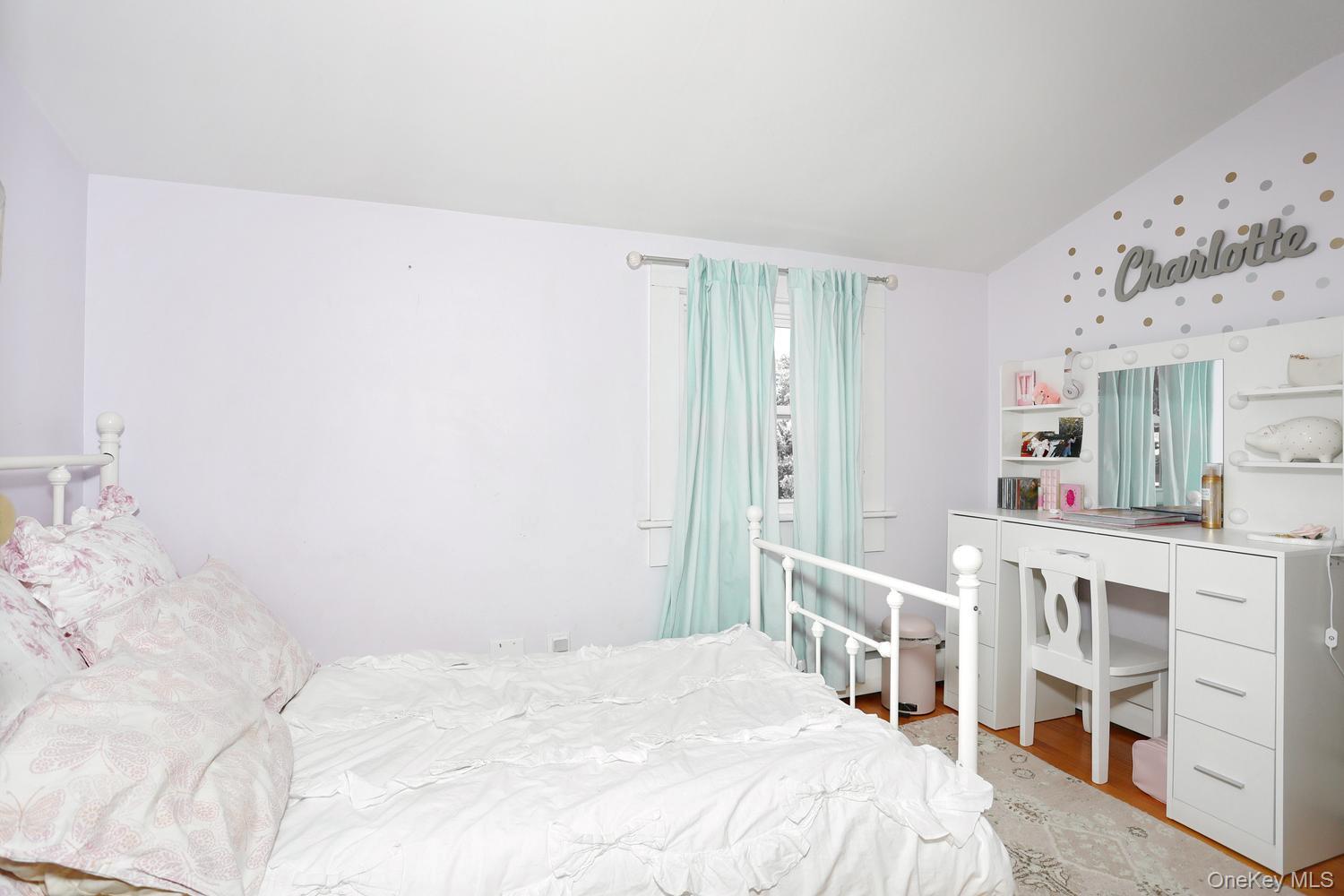 25 Amory Avenue Property Photo 20