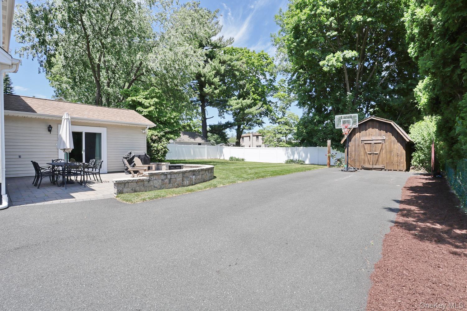25 Amory Avenue Property Photo 28