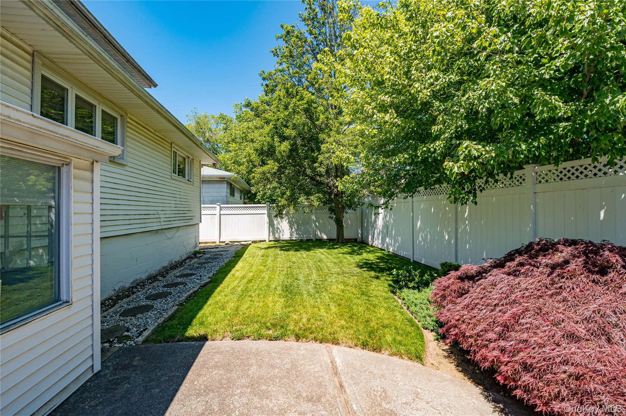 36 Elaine Drive Property Photo 4